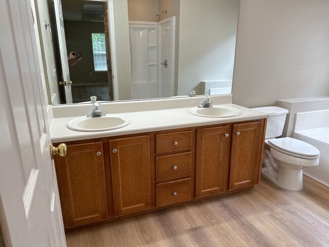 Building Photo - 247 Laurel Hill Cir