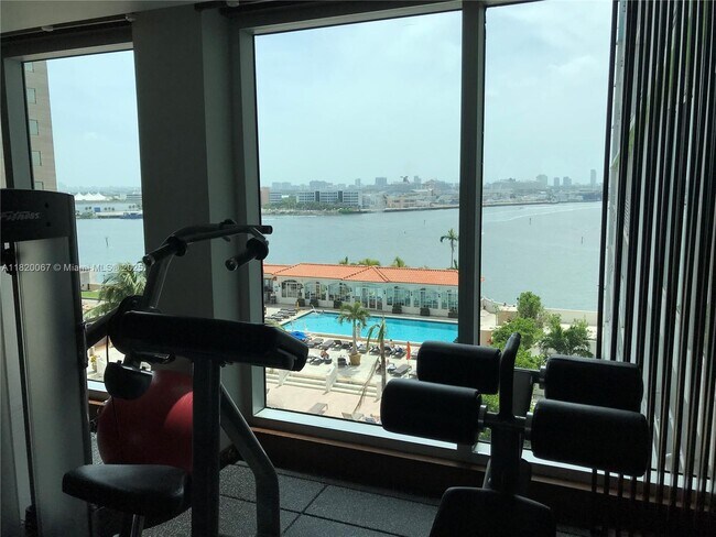 Building Photo - 335 S Biscayne Blvd