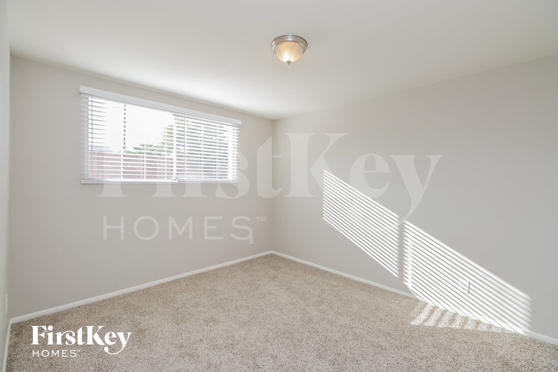 Building Photo - 4647 W Keim Dr