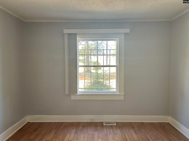 Building Photo - 804 Columbia College Dr