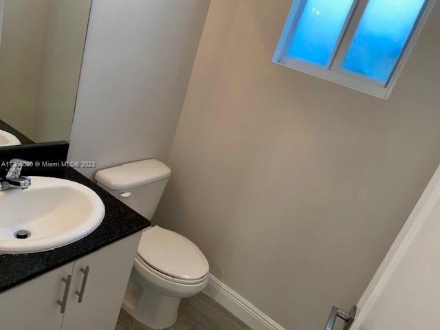 Building Photo - 177 E 16th St