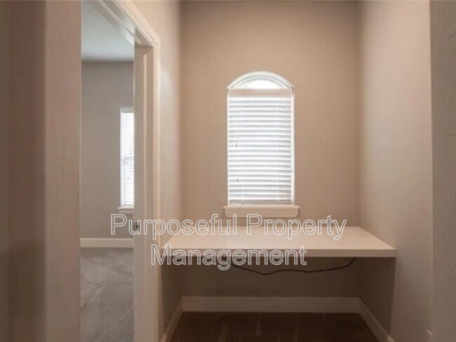 Building Photo - 12037 Ashford Dr