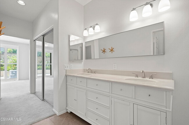 Building Photo - 421 Dante Way