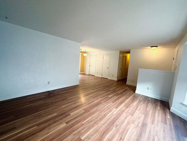 Building Photo - Enjoy the foothill views from your backyard!