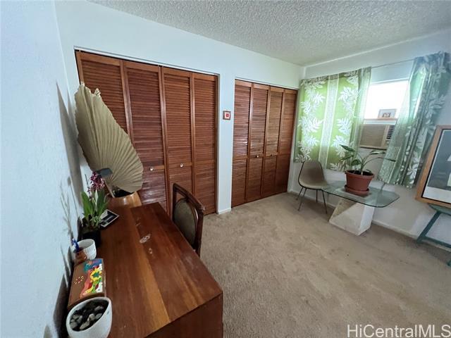 Building Photo - 2650 E Manoa Rd