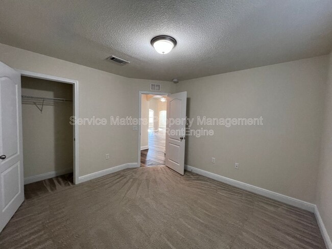 Building Photo - 7037 Season Dr