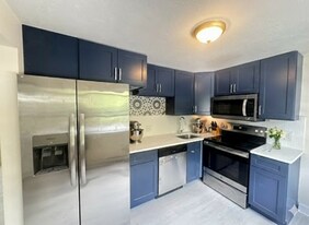 Building Photo - 8A Mayberry Dr
