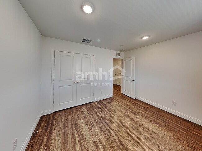 Building Photo - 3320 Blodwen St