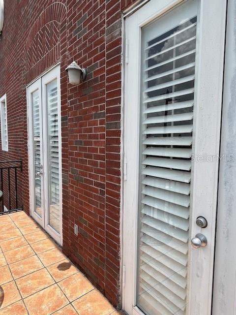 Building Photo - 2002 E 5th Ave