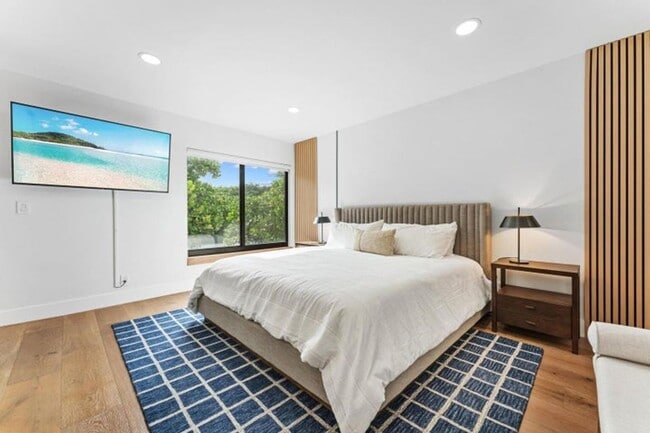 Building Photo - 5610 S Ocean Blvd