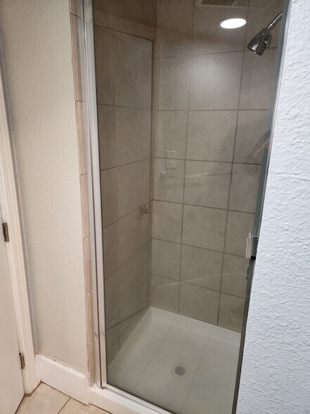 Building Photo - Y Street