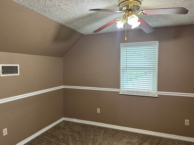 Building Photo - Contact Peggy Goodman 501 676 1758