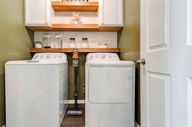 Building Photo - 3143 Soaring Pines Trail