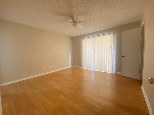 Building Photo - 25 Tradewinds Dr