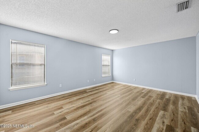 Building Photo - 8047 Beaver Creek Dr