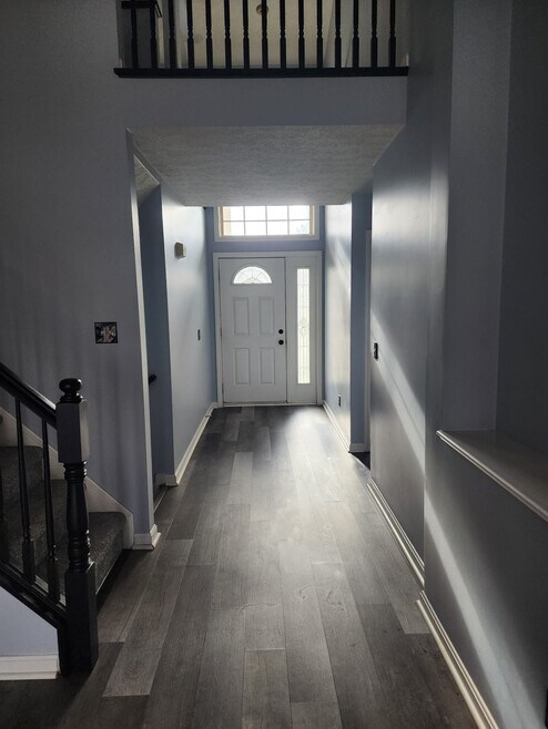 Building Photo - 5514 Hideaway Dr