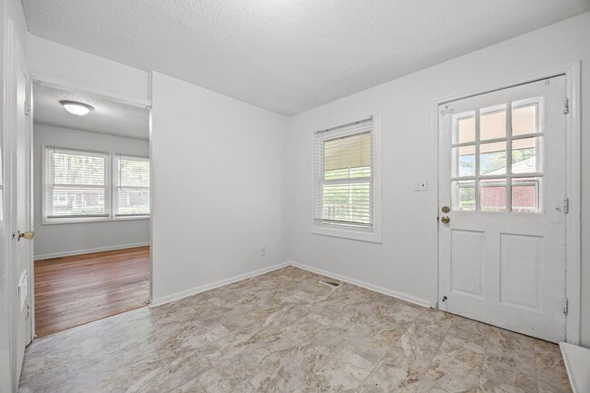 Building Photo - 110 Moore Rd