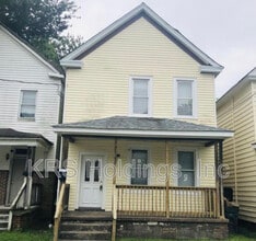 Building Photo - 1212 28th St