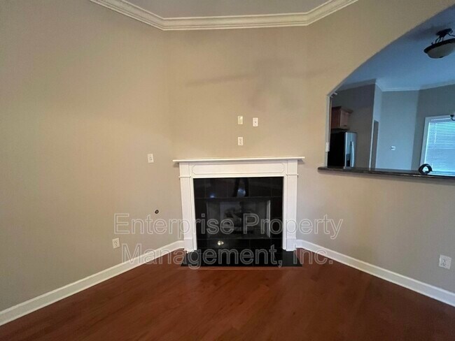 Building Photo - 6880 Lagrange Pines Rd