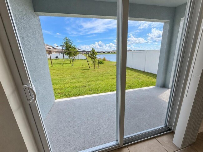 Building Photo - 1713 Southfork Dr