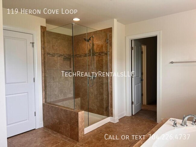 Building Photo - 119 Heron Cove Loop