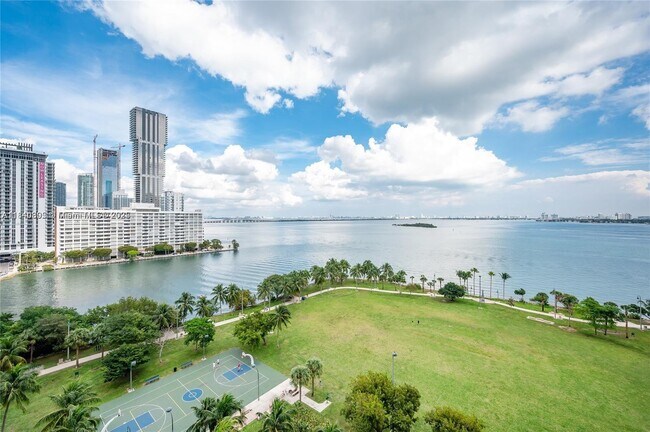 Building Photo - 1900 N Bayshore Dr