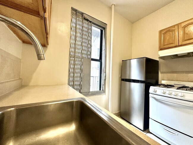 Floorplan - 3133 Broadway