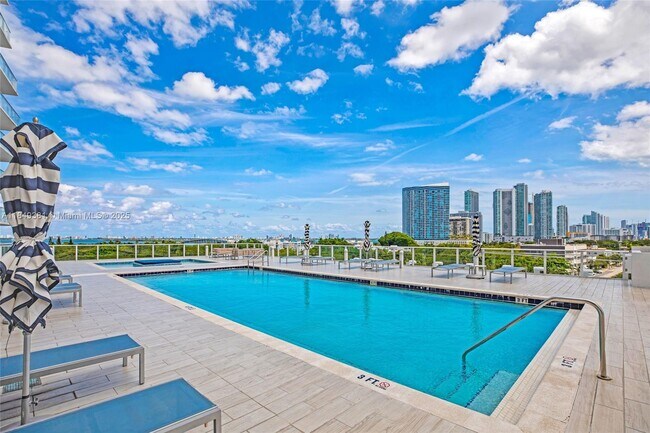 Building Photo - 4250 Biscayne Blvd