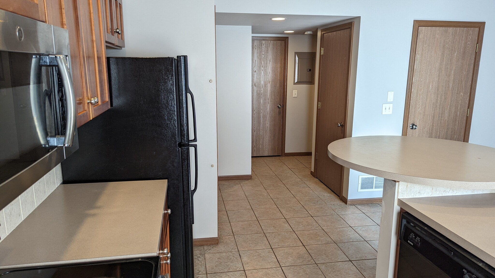 Building Photo - 2401 Stadium Pl