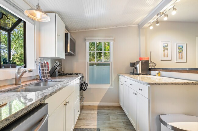 Building Photo - 2402 52nd St S