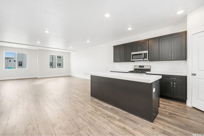 Building Photo - $500 OFF FIRST MONTH'S RENT - Beautiful Ne...