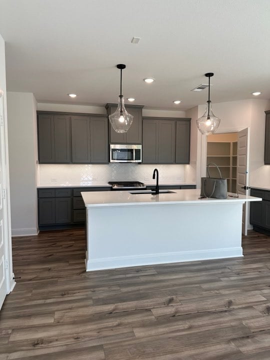 Building Photo - 13369 Hedgebrook Pl