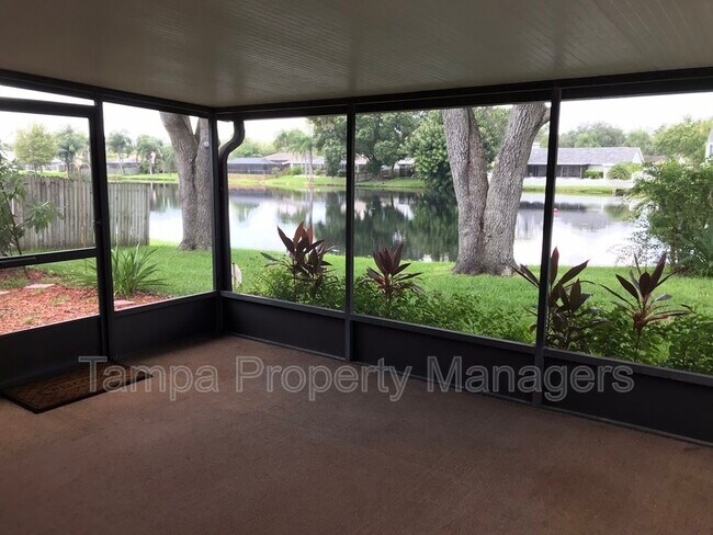 Building Photo - 16214 Pebblebrook Dr