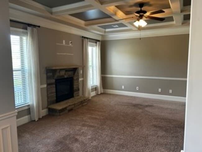 Building Photo - Spacious 5BR/4BA Home in Desirable Lexington Neighborhood – Bright Layout, Great Storage & Prime ...