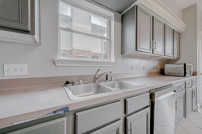 Building Photo - 5214 Rustling Trails Dr