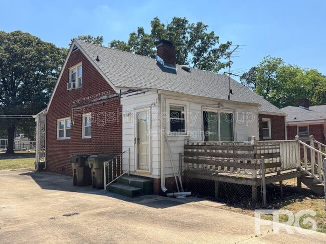 Building Photo - 1611 Rose St