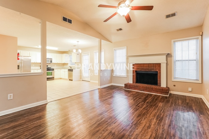 Building Photo - 208 Roberts Trail