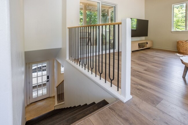 Building Photo - Ultra Unique Chico Tree House in The Avenues