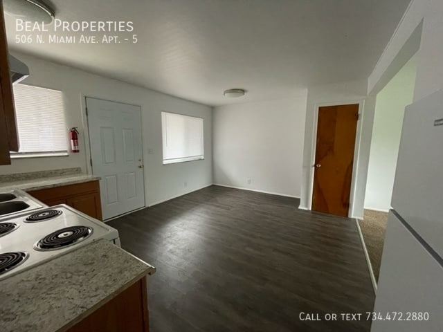 Building Photo - 506 N Miami Ave