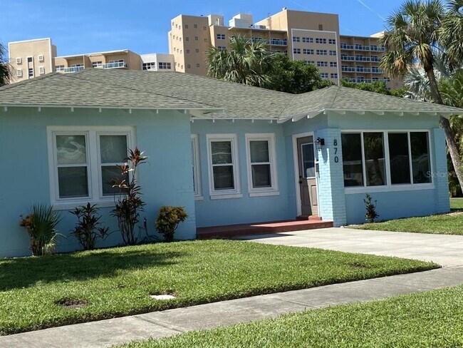 Building Photo - 870 Bruce Ave