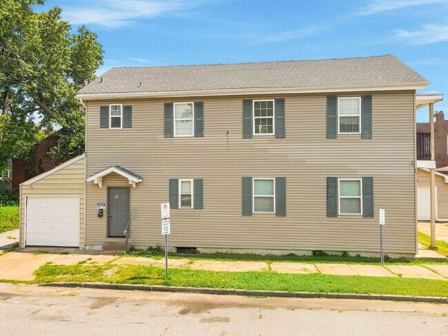 Building Photo - 511 Schirmer St