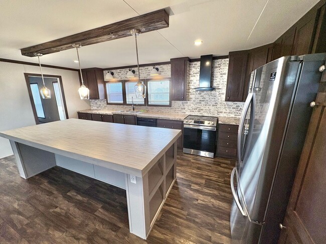 Building Photo - 4017 Stetson