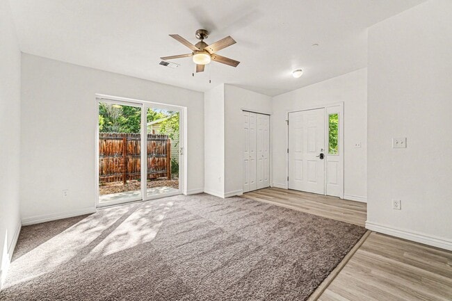 Building Photo - 1205 Raven Pl