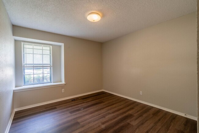 Building Photo - S Darlington Duplex