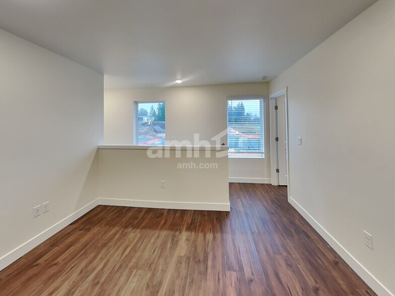 Building Photo - 4805 85th Ave NE