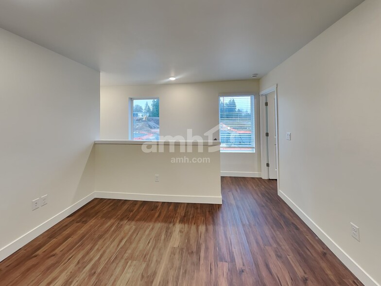 Building Photo - 6525 E Paseo Alga