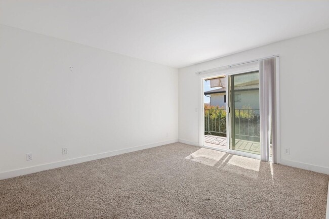 Building Photo - Updated 4BD/2BA Goleta Condo | Pool Access | Near UCSB | Easy Highway 101 Access