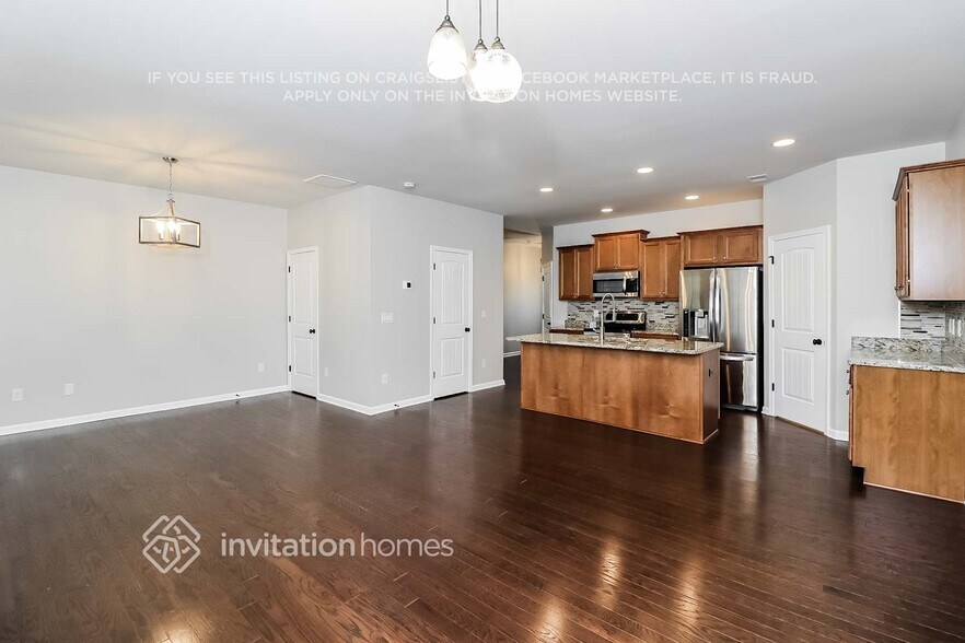 Building Photo - 4606 Pine Harbor Ct NE