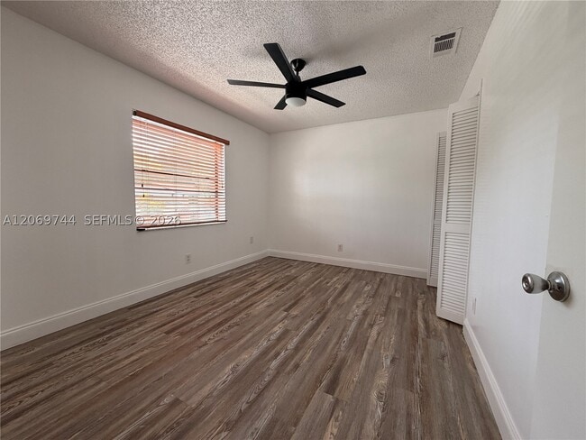 Building Photo - 4004 SW 68th Ln