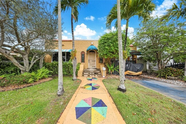 Building Photo - 521 NE 74th St